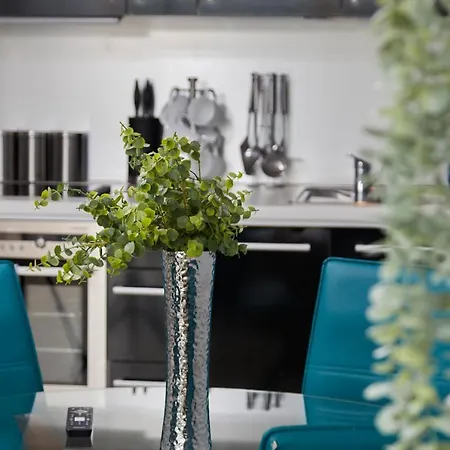 The Elegant Riverside Gem In The Heart Of Leeds Apartment Leeds (West Yorkshire)