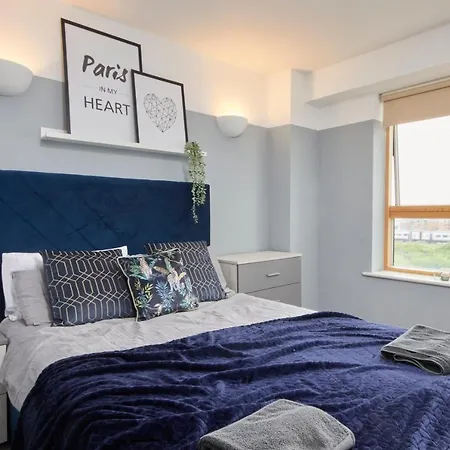 Apartment The Elegant Riverside Gem In The Heart Of Leeds