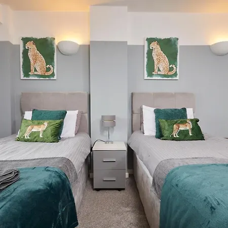 Apartment The Elegant Riverside Gem In The Heart Of Leeds